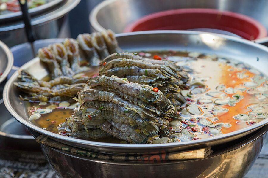 Yaowarat seafood stall at night, Bangkok Chinatown