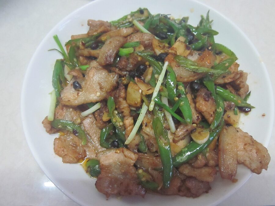 Hunan cuisine twice-cooked pork with leeks and chilli