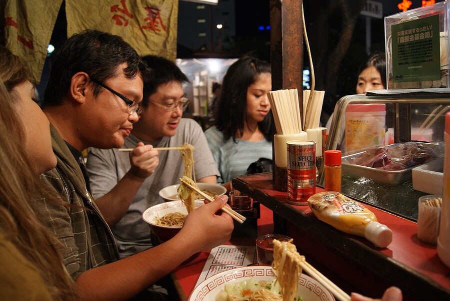 A Fukuoka yatai selling ramen beside the Naka River at night