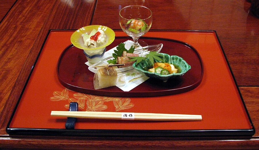 Modern kaiseki ryori course plating