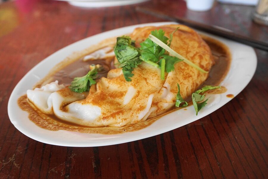 Cheung fun rice noodle rolls drizzled with sweet soy sauce