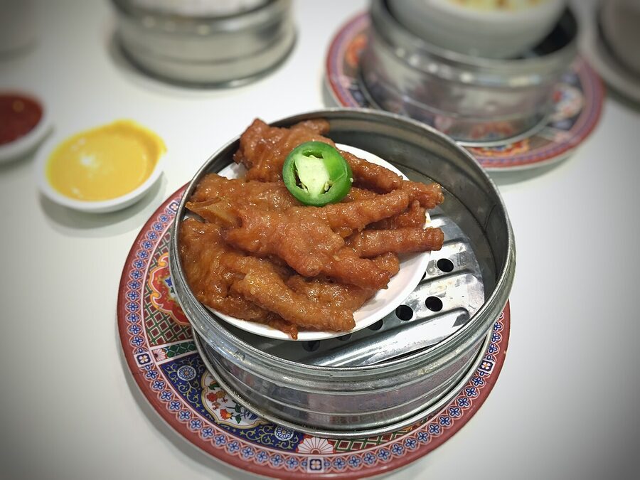 Phoenix claws braised chicken feet with fermented black beans