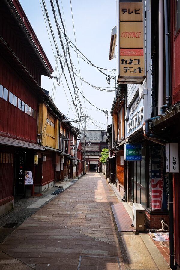 Higashiyama Higashi Chaya district with traditional facades