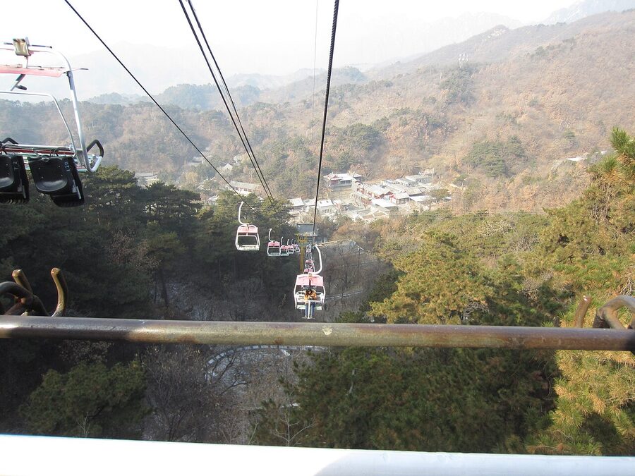 Open two-person chairlift at Mutianyu