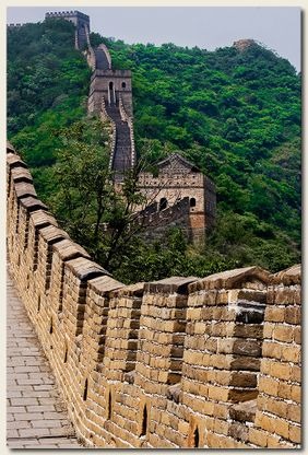 Row of watchtowers along the Mutianyu Great Wall