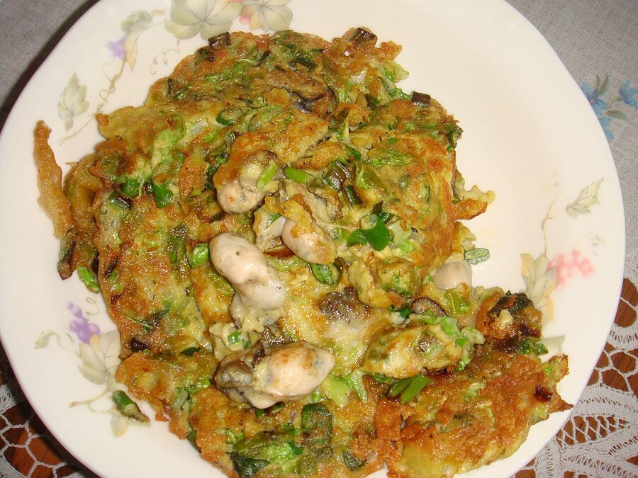 Oh chien Penang oyster omelette close up