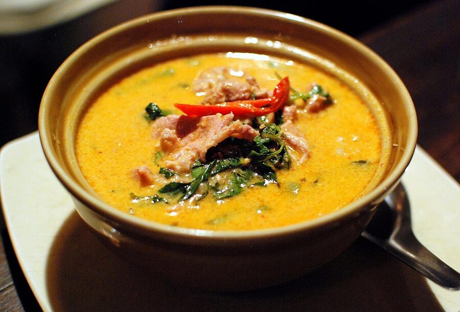 Kaeng phet mu Thai red curry with pork