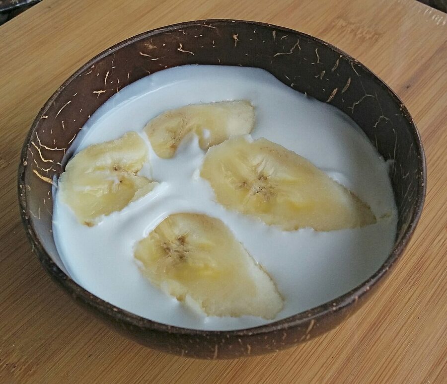 Kluay buat chii, Thai bananas in coconut milk dessert