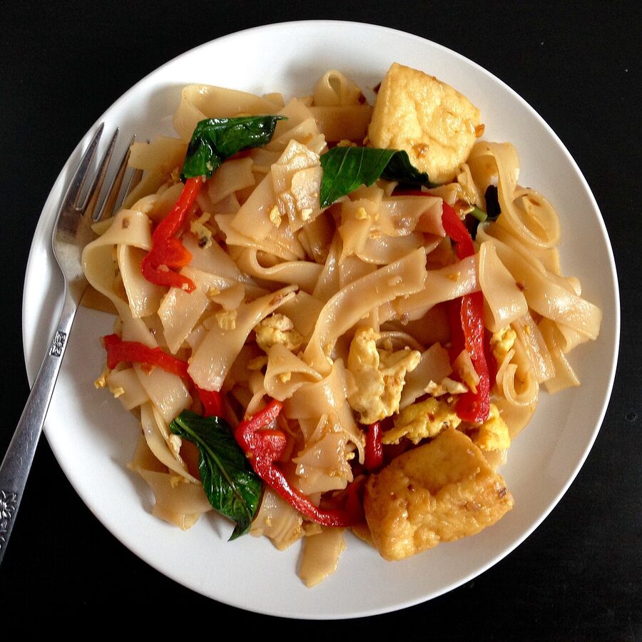 Pad kee mao drunken noodles with basil and chili