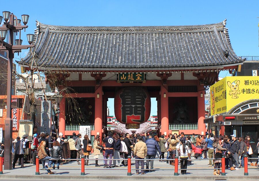 Kaminarimon Gate at the entrance to Asakusa Sensoji