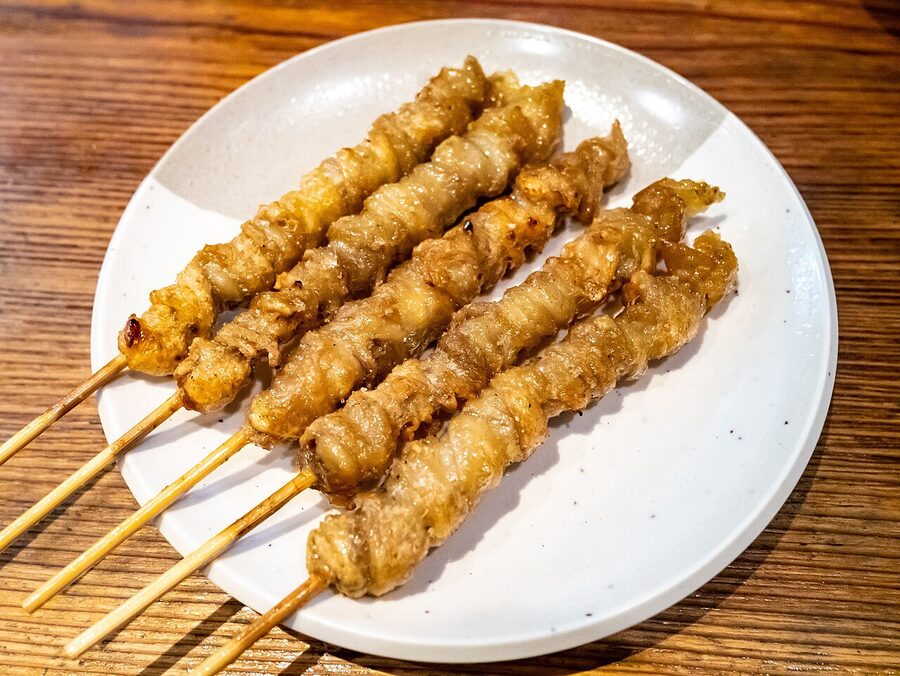 Hakata-style kawa skin skewer with shio salt seasoning